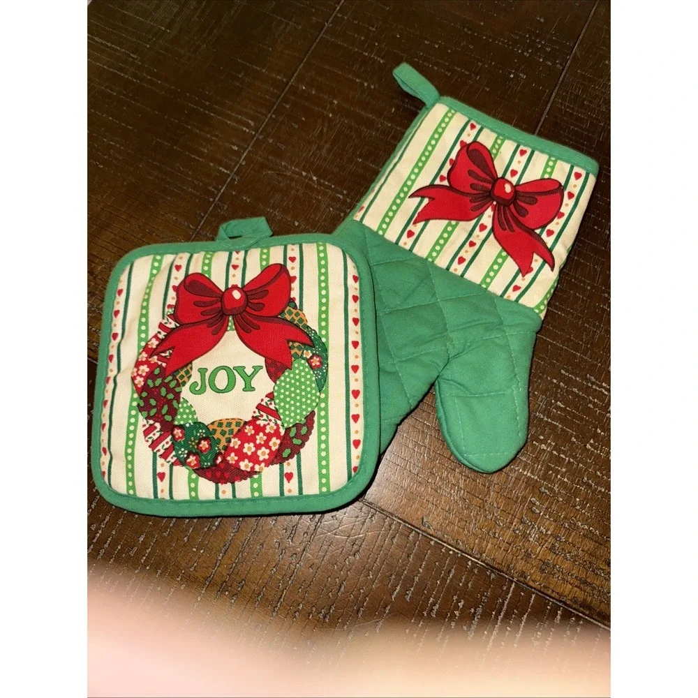 Christmas Joy Wreath Oven Mitt Pot Holder Set Quilted Holiday‎ Kitchen